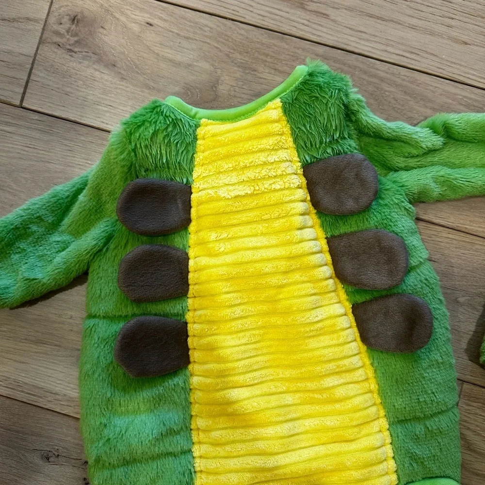 Baby caterpillar Halloween costume  size 3-6 months.